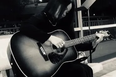 Đợi Em Tàn Cuộc Hoa Này