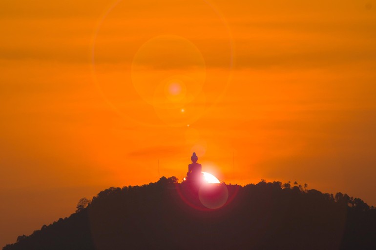 Rũ Ưu Phiền Ghé Bến Chân Như